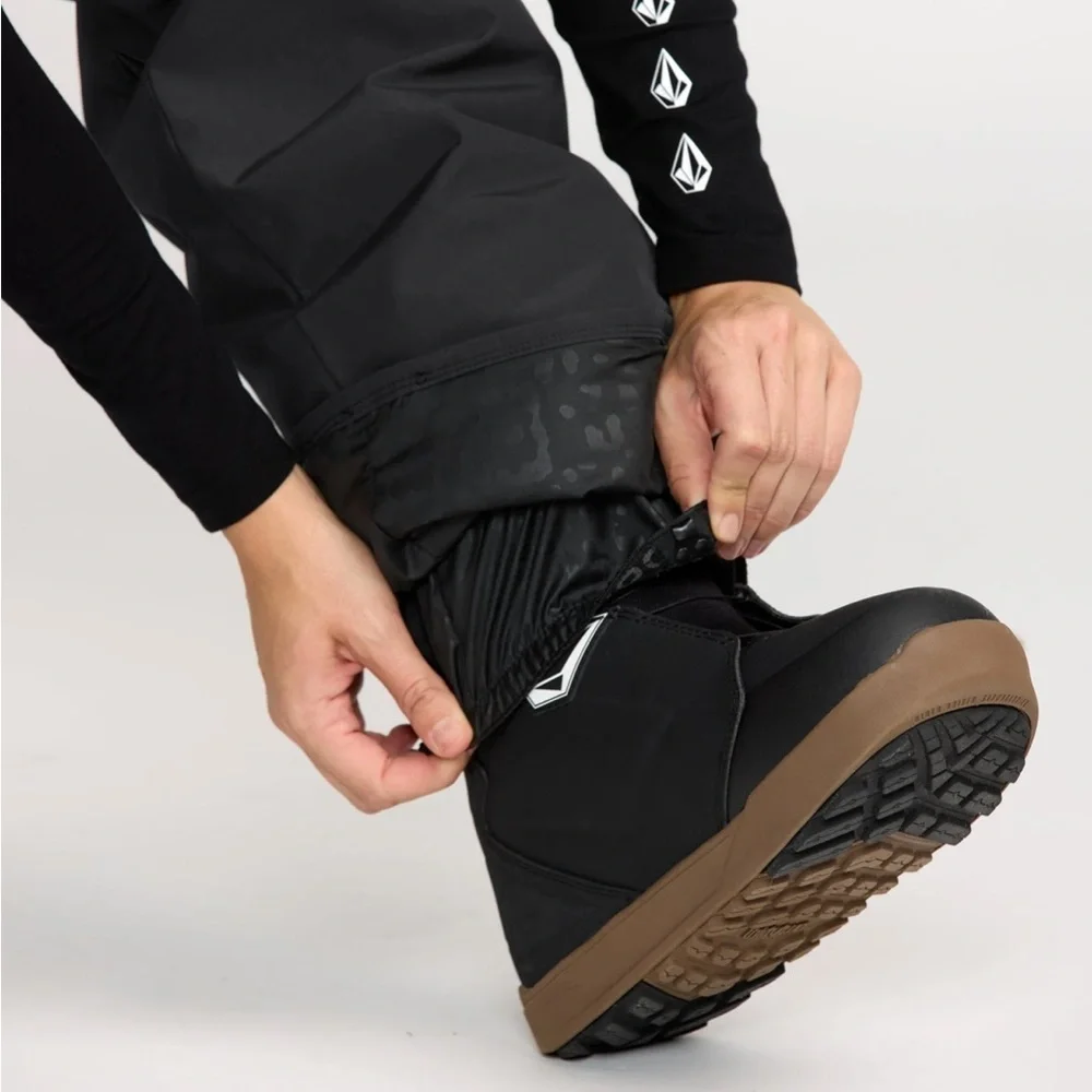 Volcom nwt frochickie